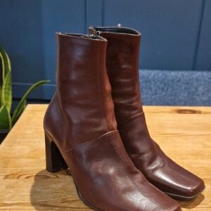 Mila Paoli Chestnut Leather Heeled Boots
